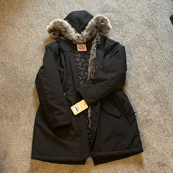 Levi’s Faux Fur Parka coat - NWT - Picture 1 of 5